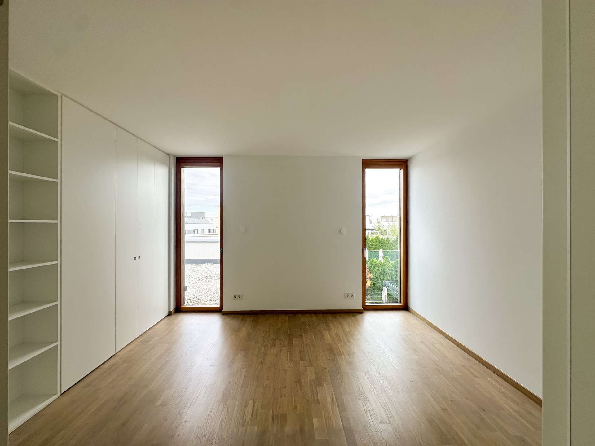 Großzügiges Schlafzimmer