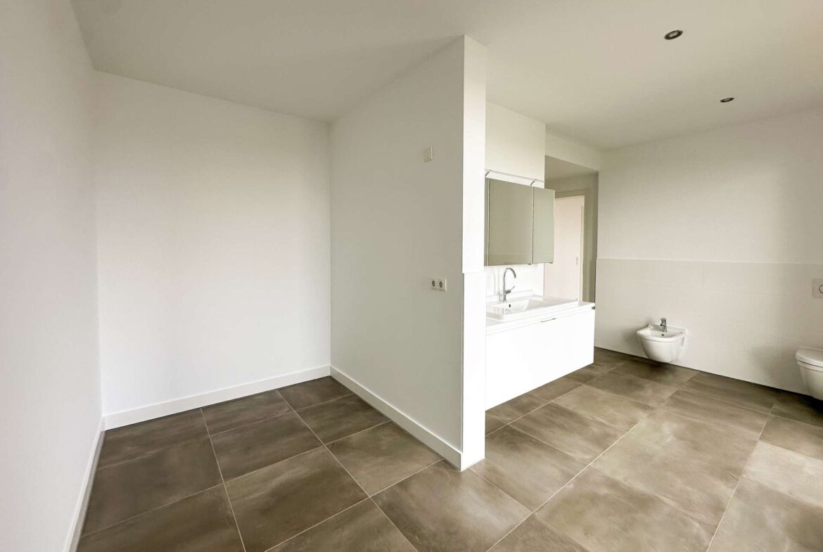 Großes Bad-en-suite
