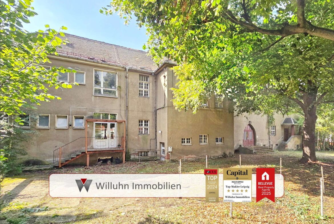 großer Gebäudekomplex
