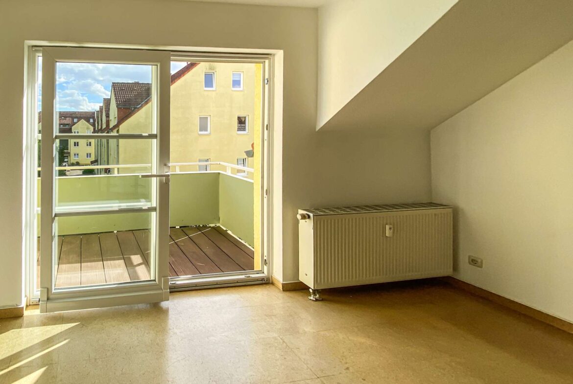 Wohnküche mit Balkonzugang