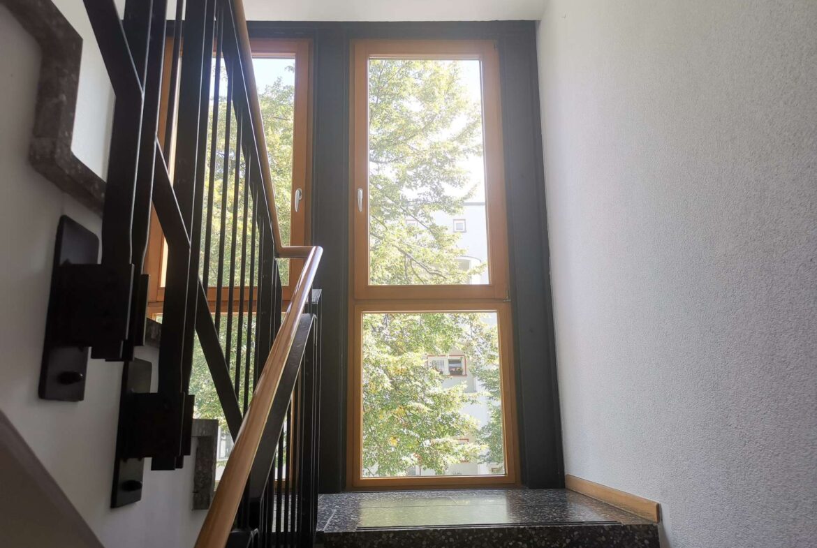 Treppenhaus, gepflegt