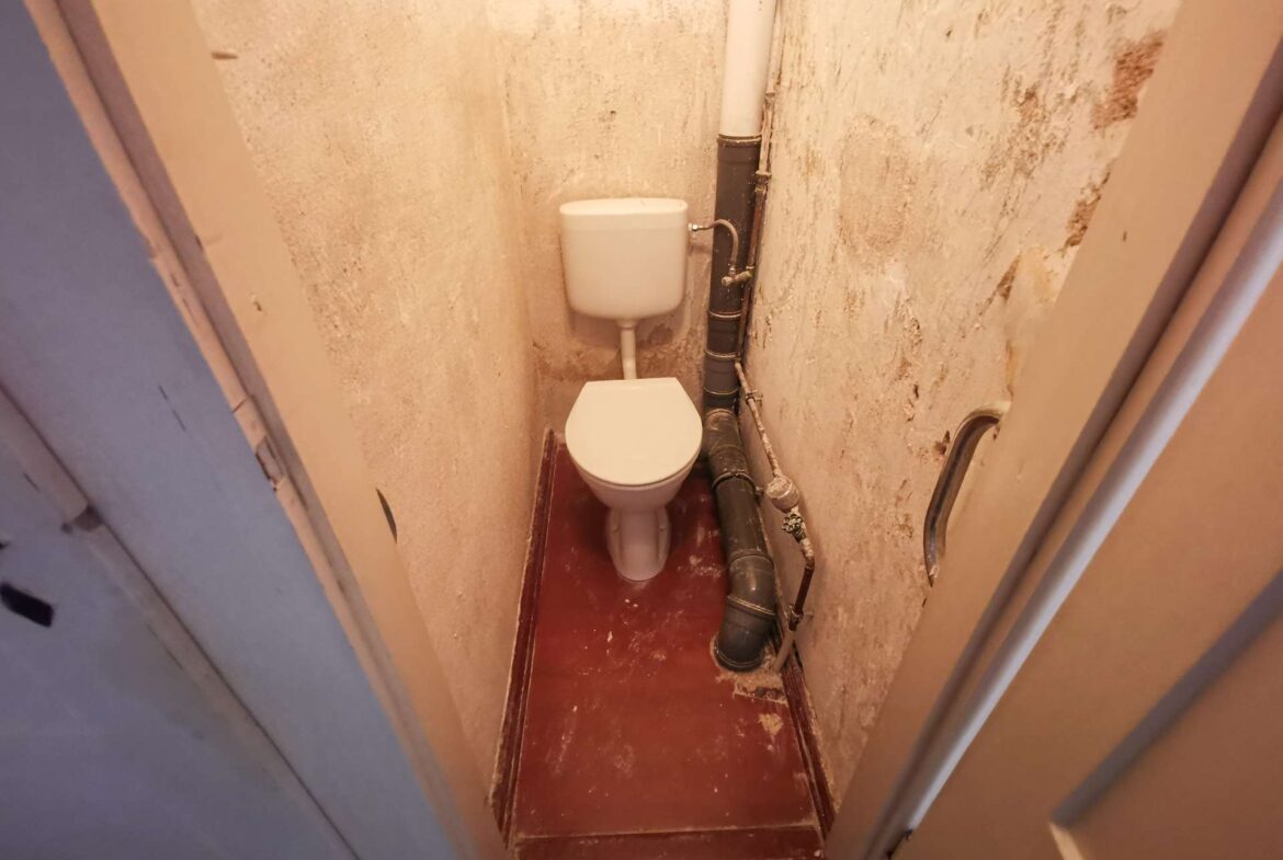 DG WC