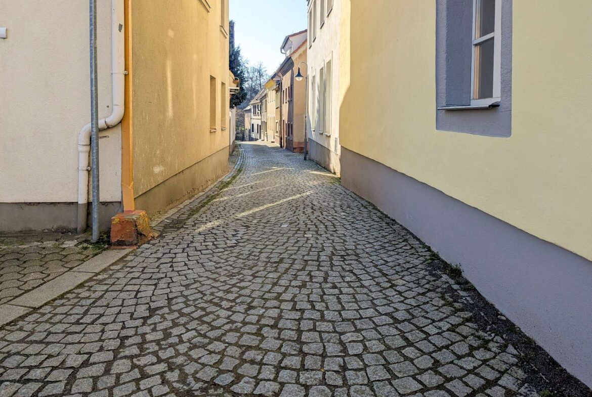 Haus2+4_Weg zum Hinterhof