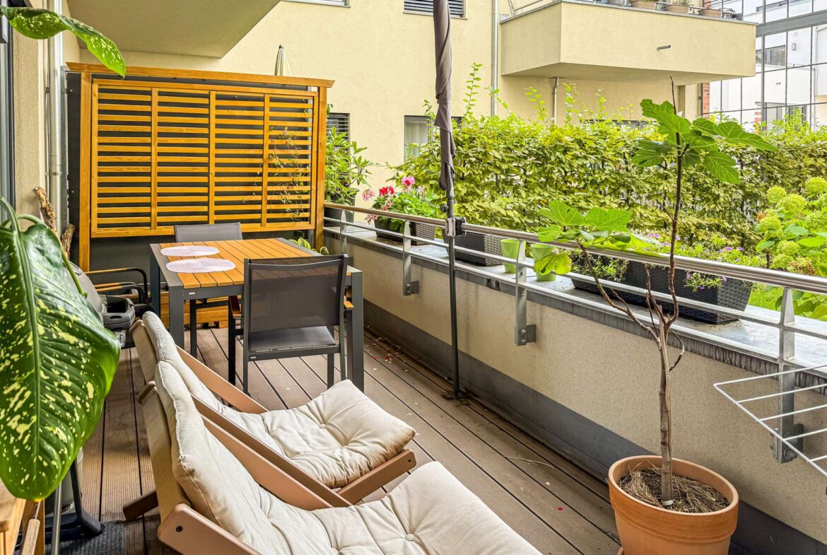 Sehr große Terrasse