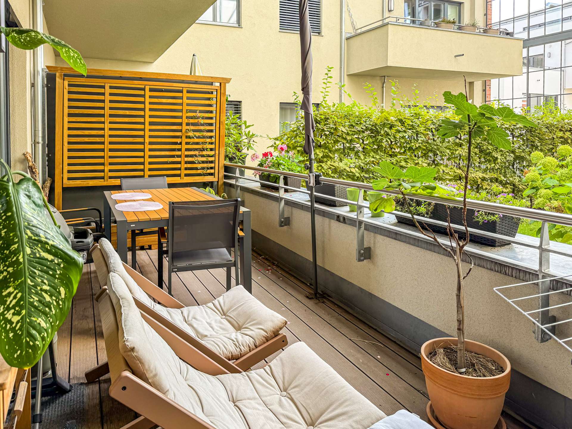 Sehr große Terrasse