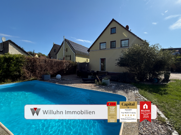 Außenansicht mit Pool