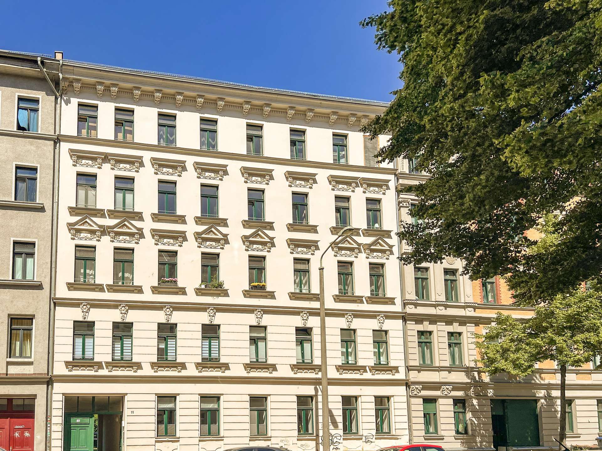 Schönes Mehrfamilienhaus