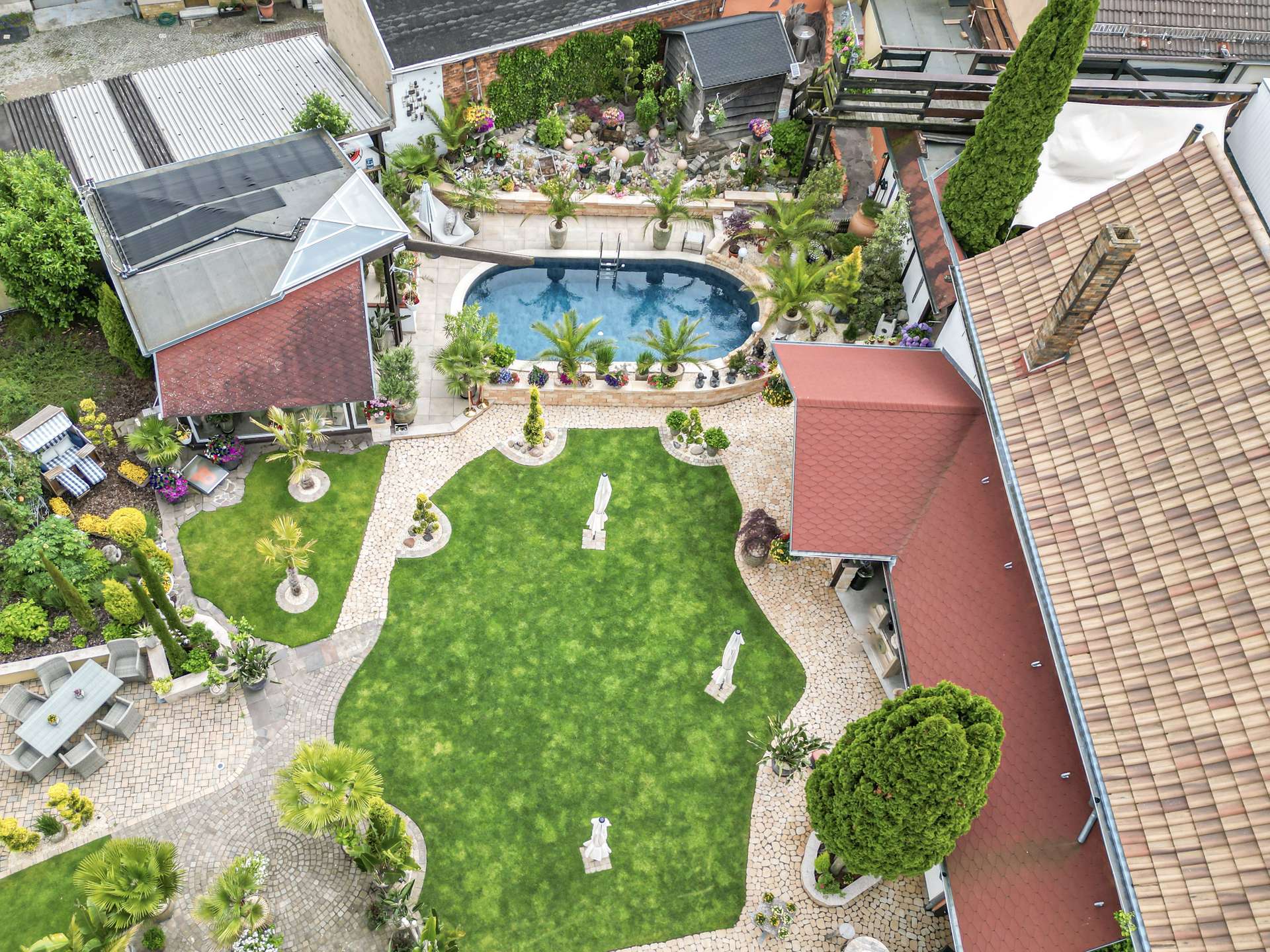 Business-Garten mit Pool