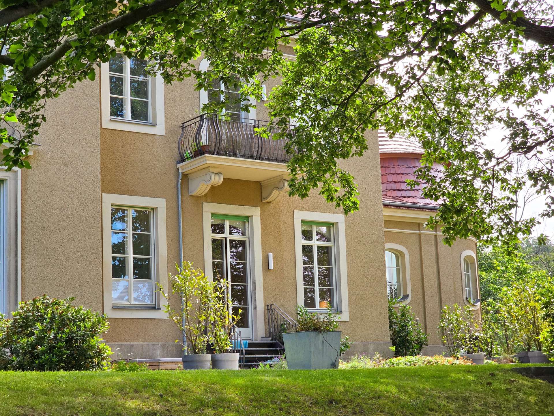 Umringt von Grün