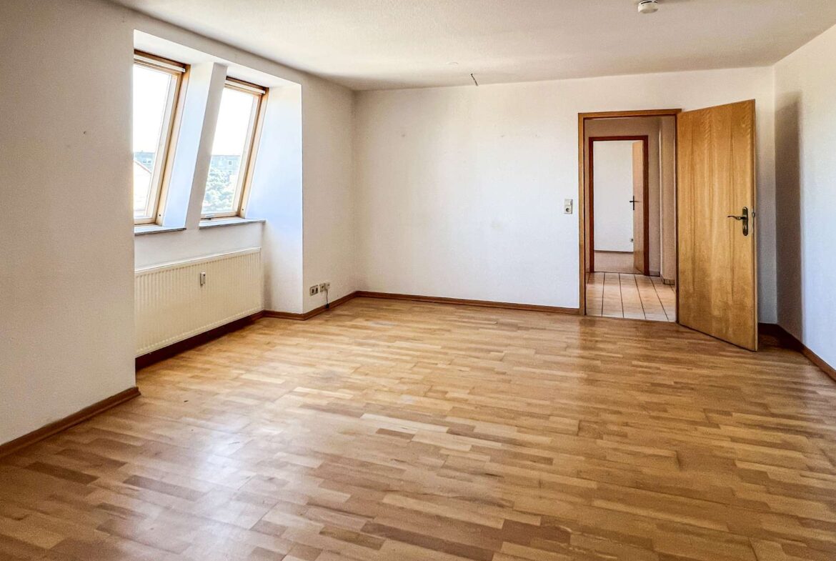 Geräumiges Wohnzimmer