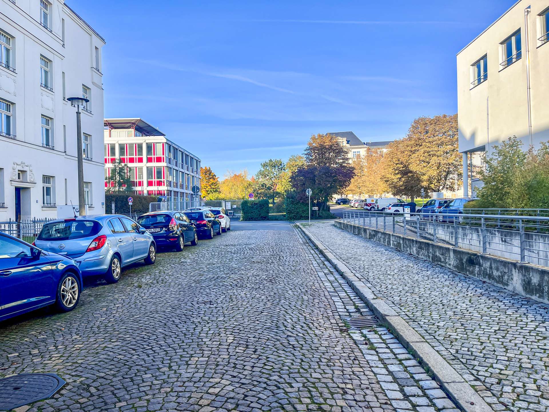 Blick zur Straße