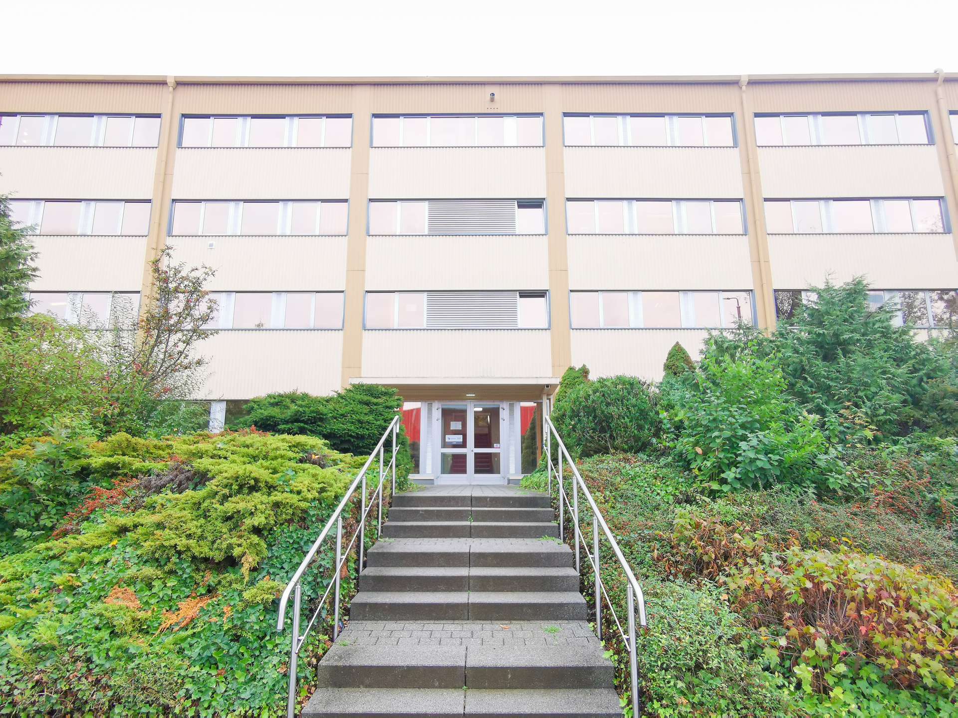 Hintereingang Bürogebäude