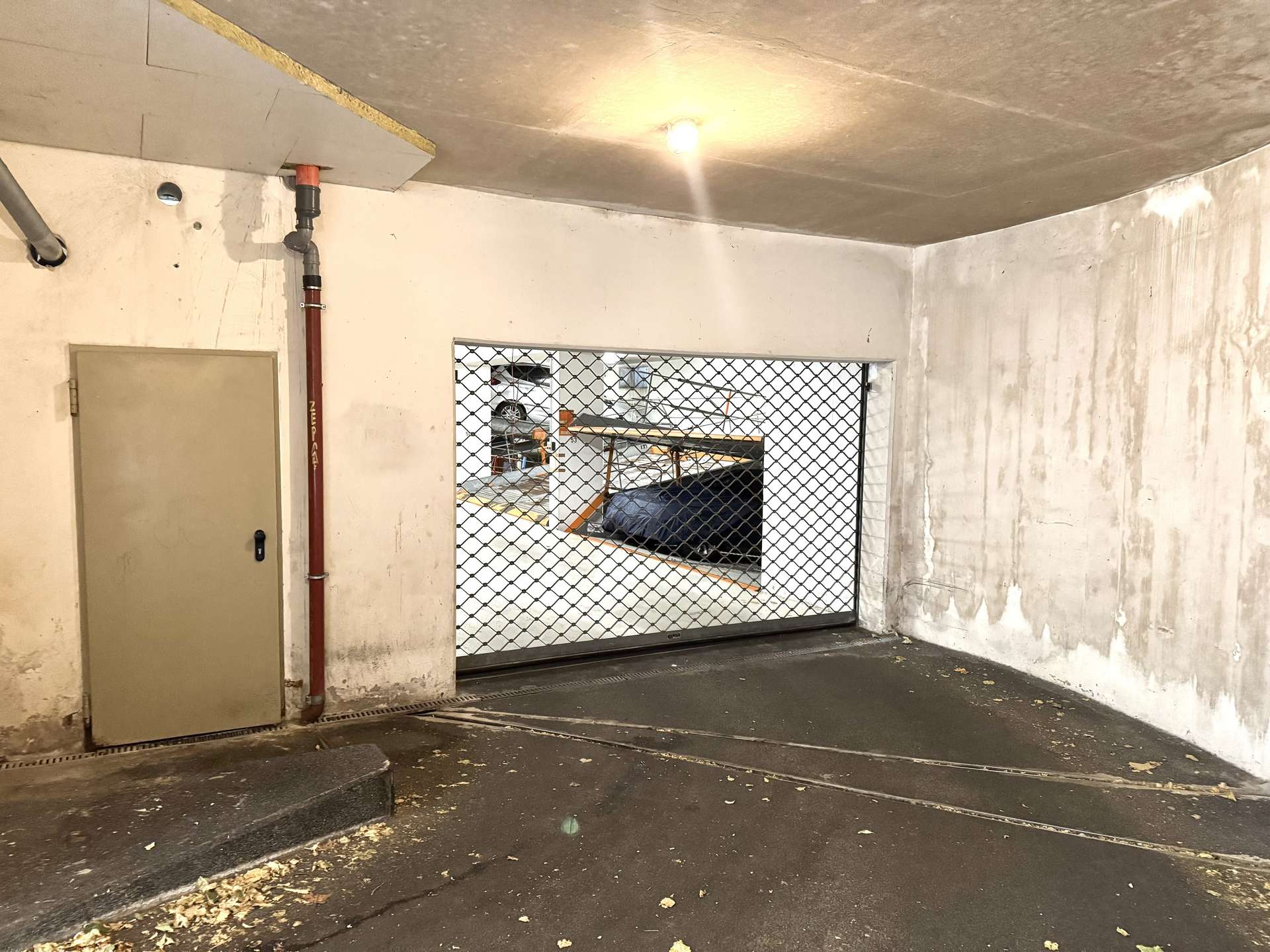 Toransicht Zugang zur Tiefgarage