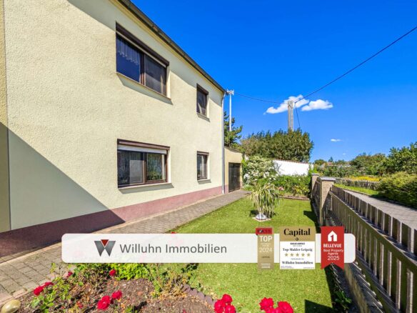 Vor dem Haus