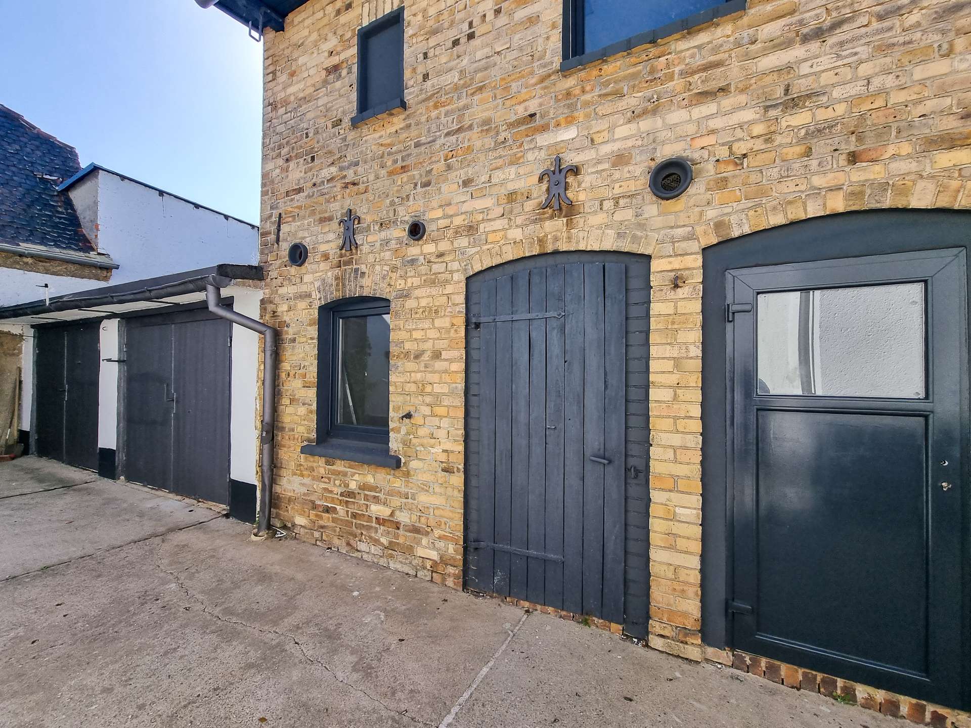 Garagen I Nebengebäude