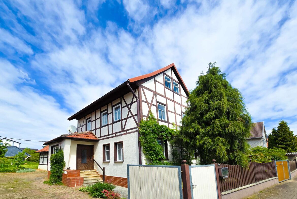 Blick von der Hofeinfahrt