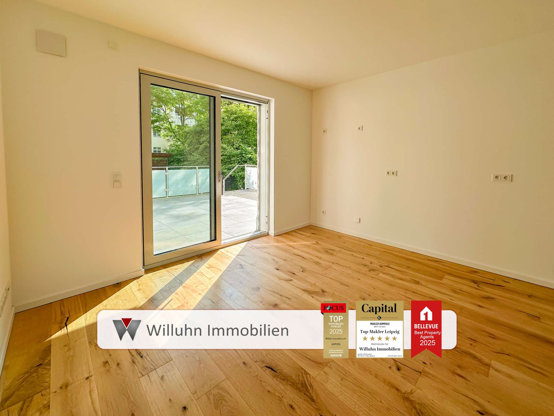Küche mit Terrassenzugang