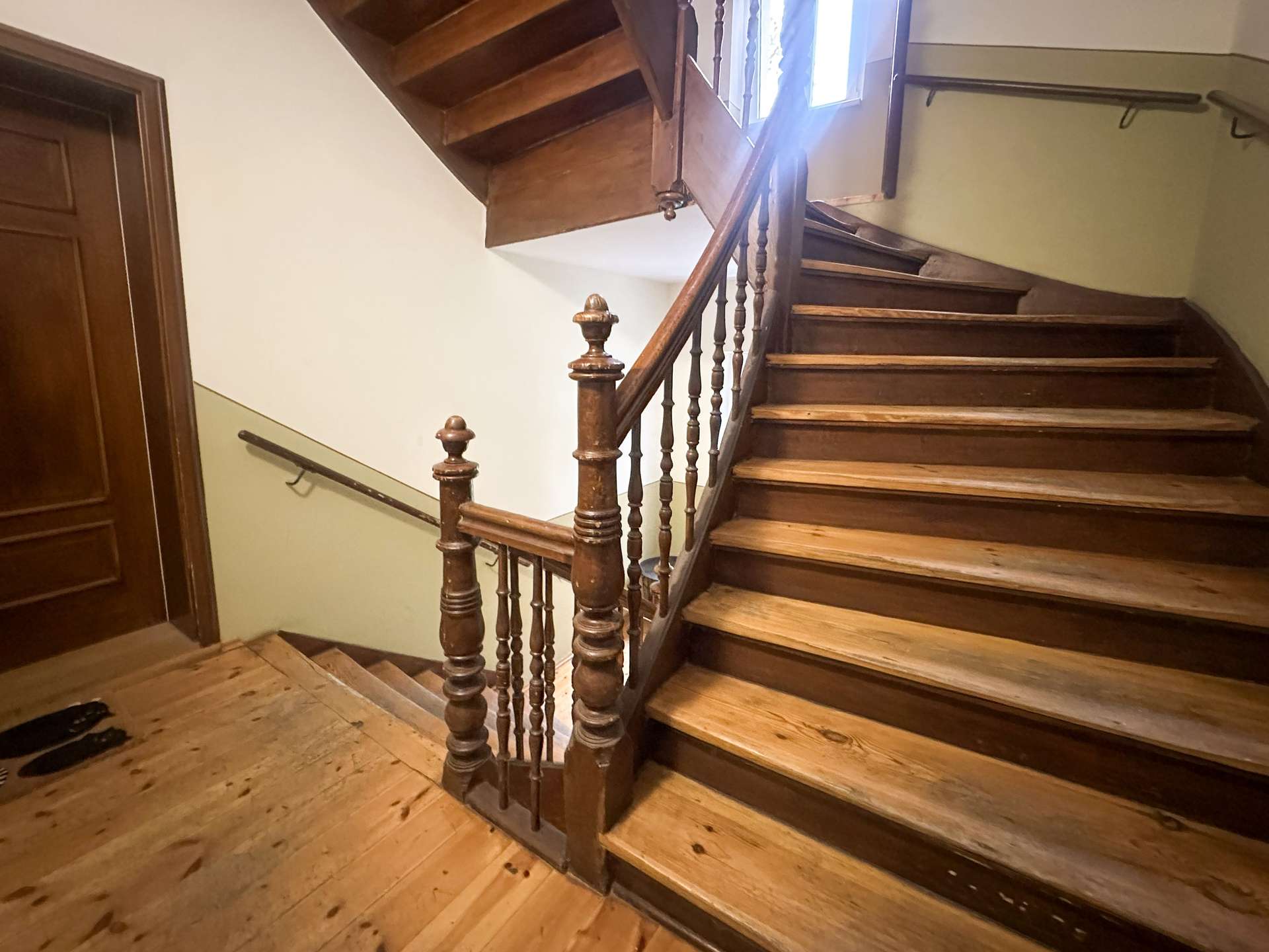 Gepflegtes Treppenhaus