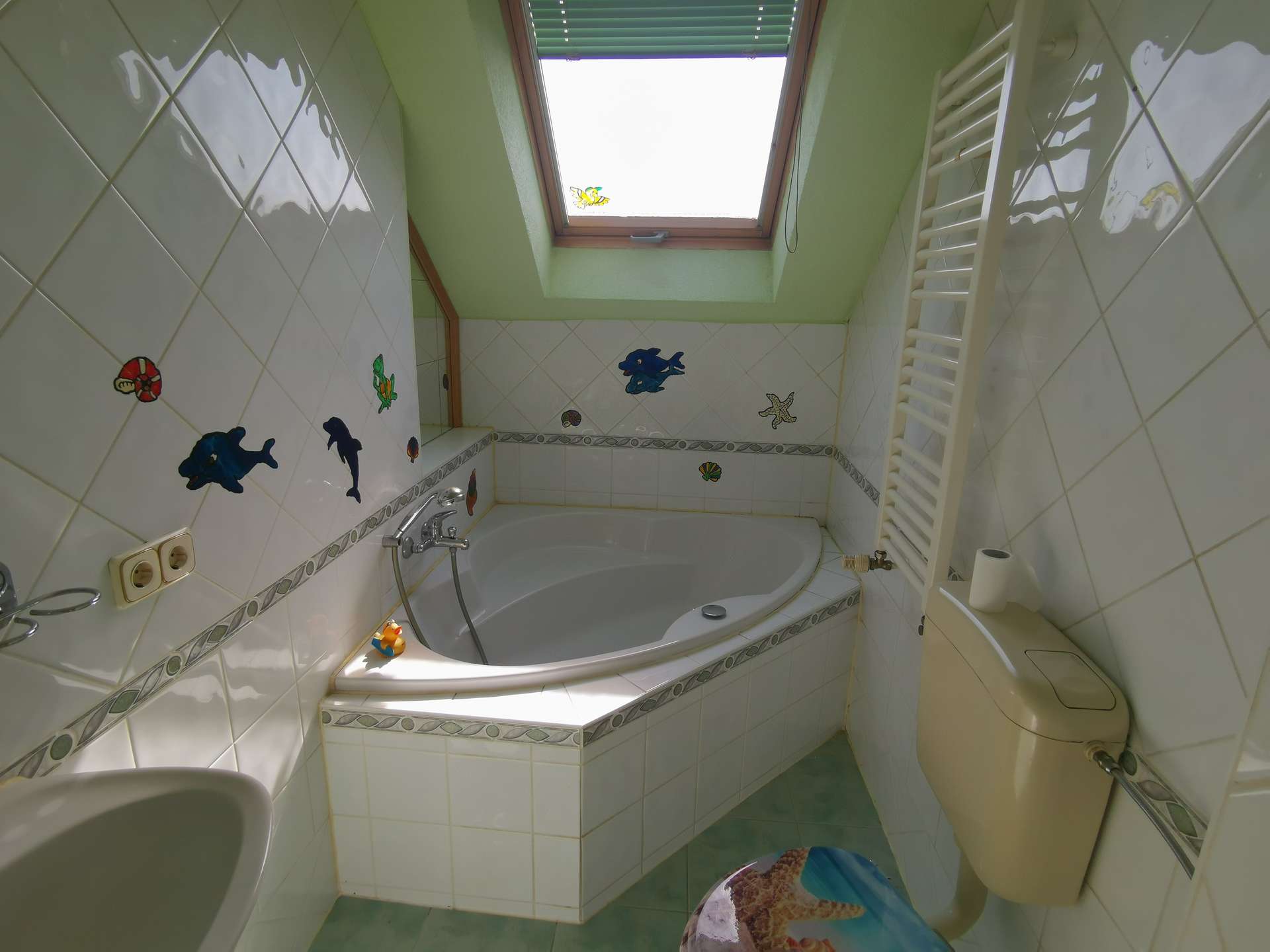 Tageslichtbad mit Wanne+Dusche