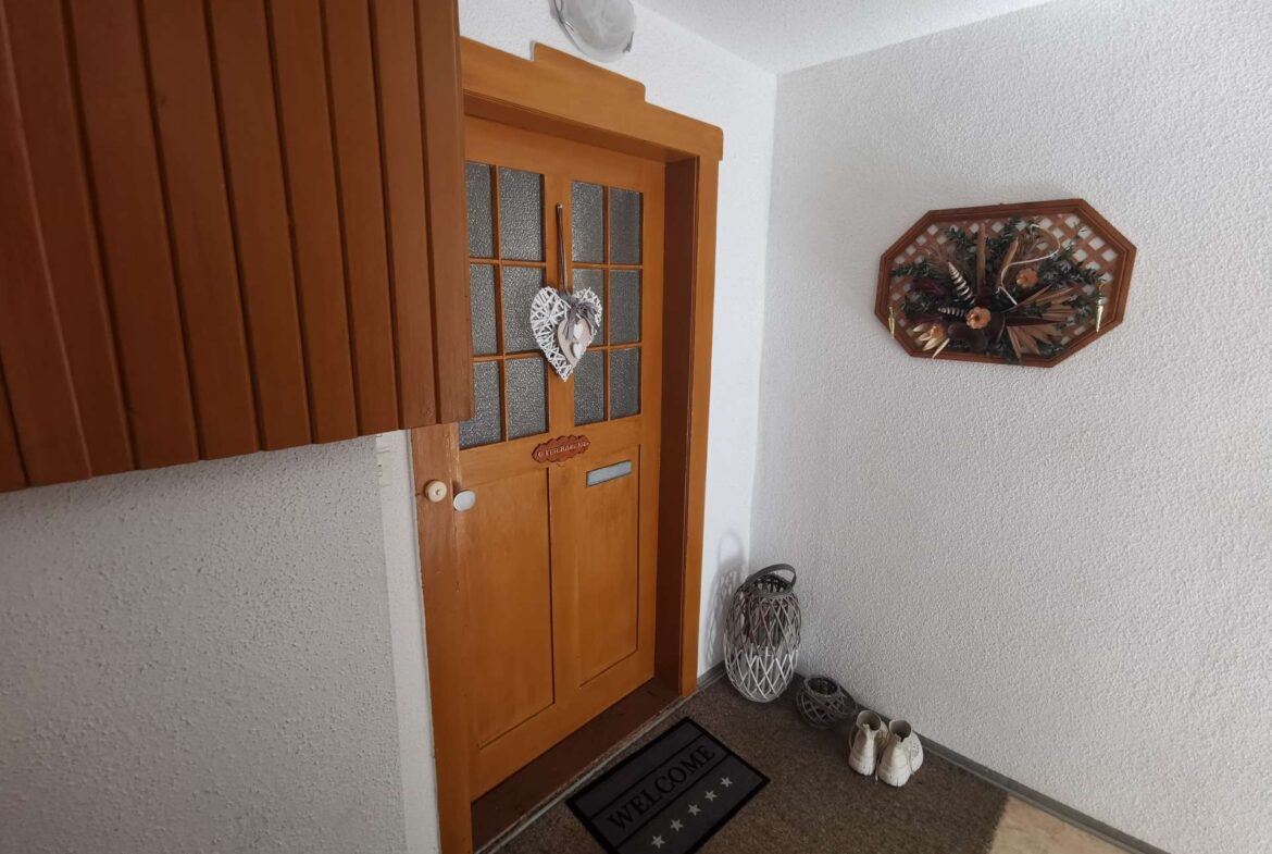 Wohnungstür 1.OG