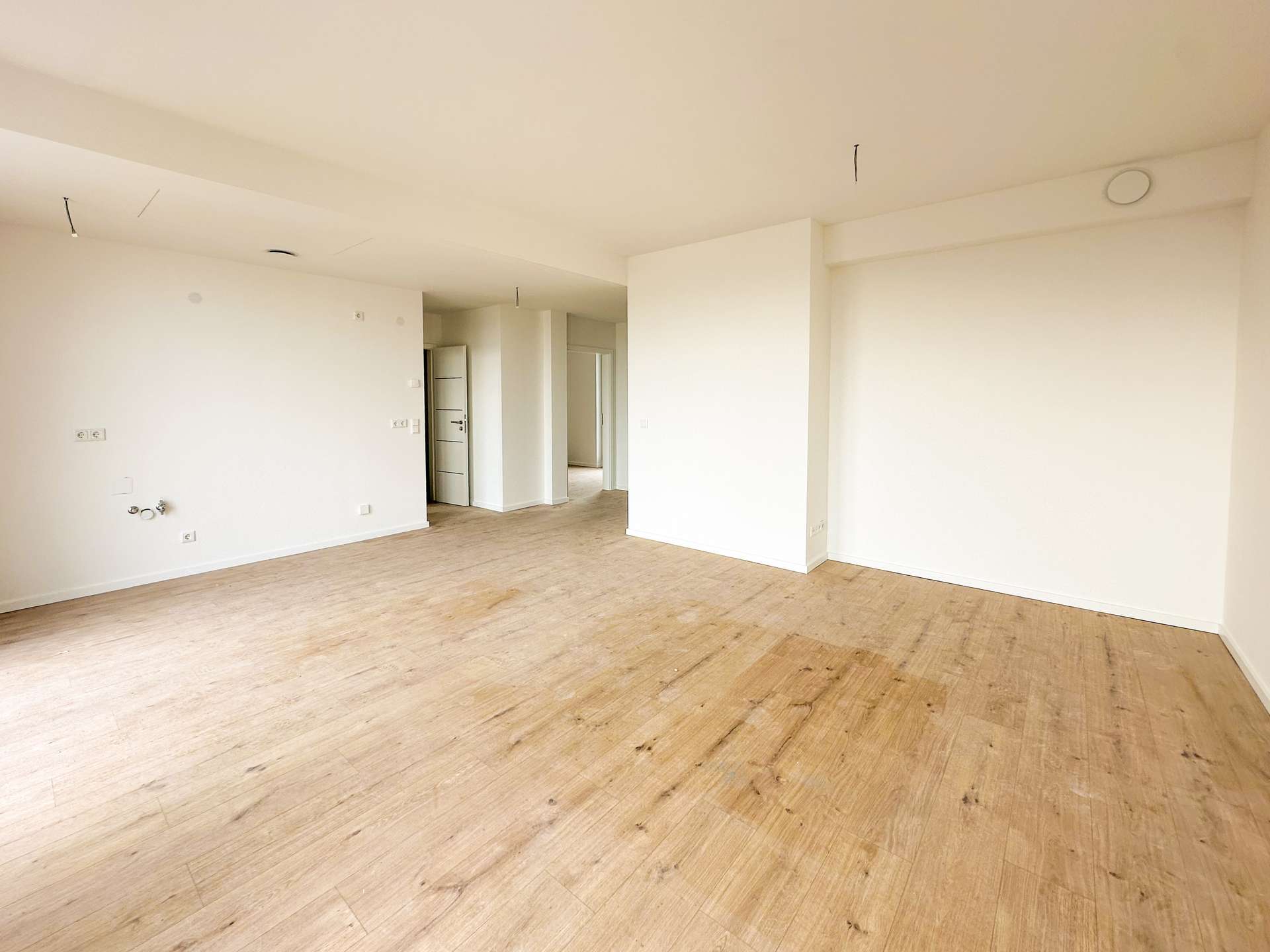 Lichtdurchfluteter Wohnbereich