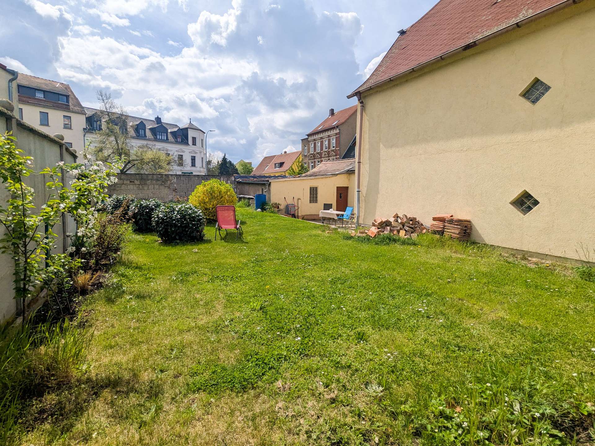 Hausansicht aus dem Garten