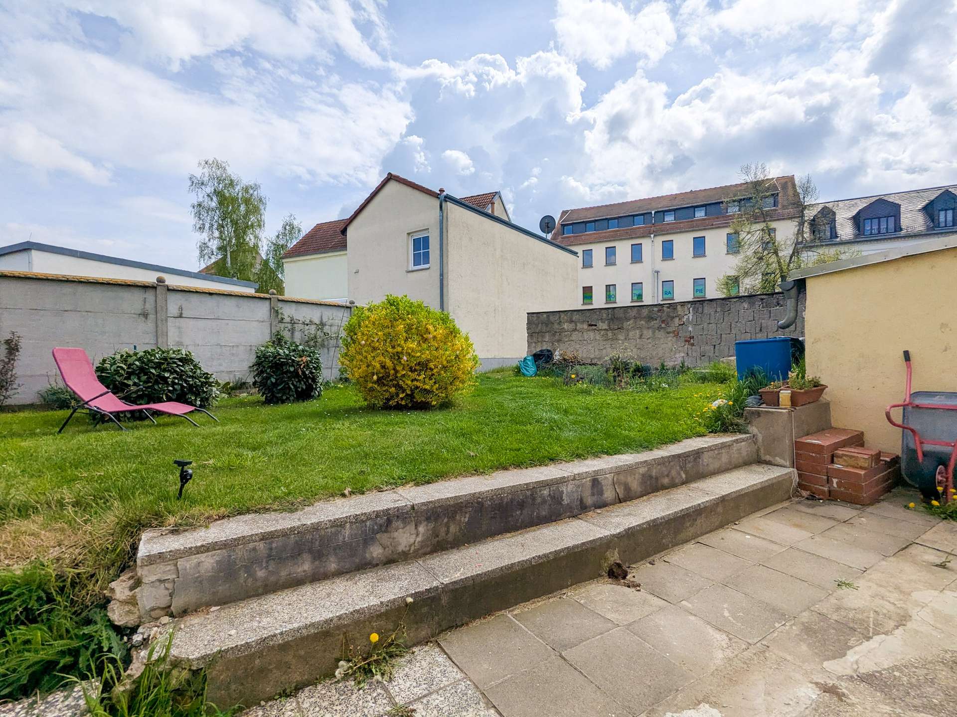 Garten hinter dem Haus