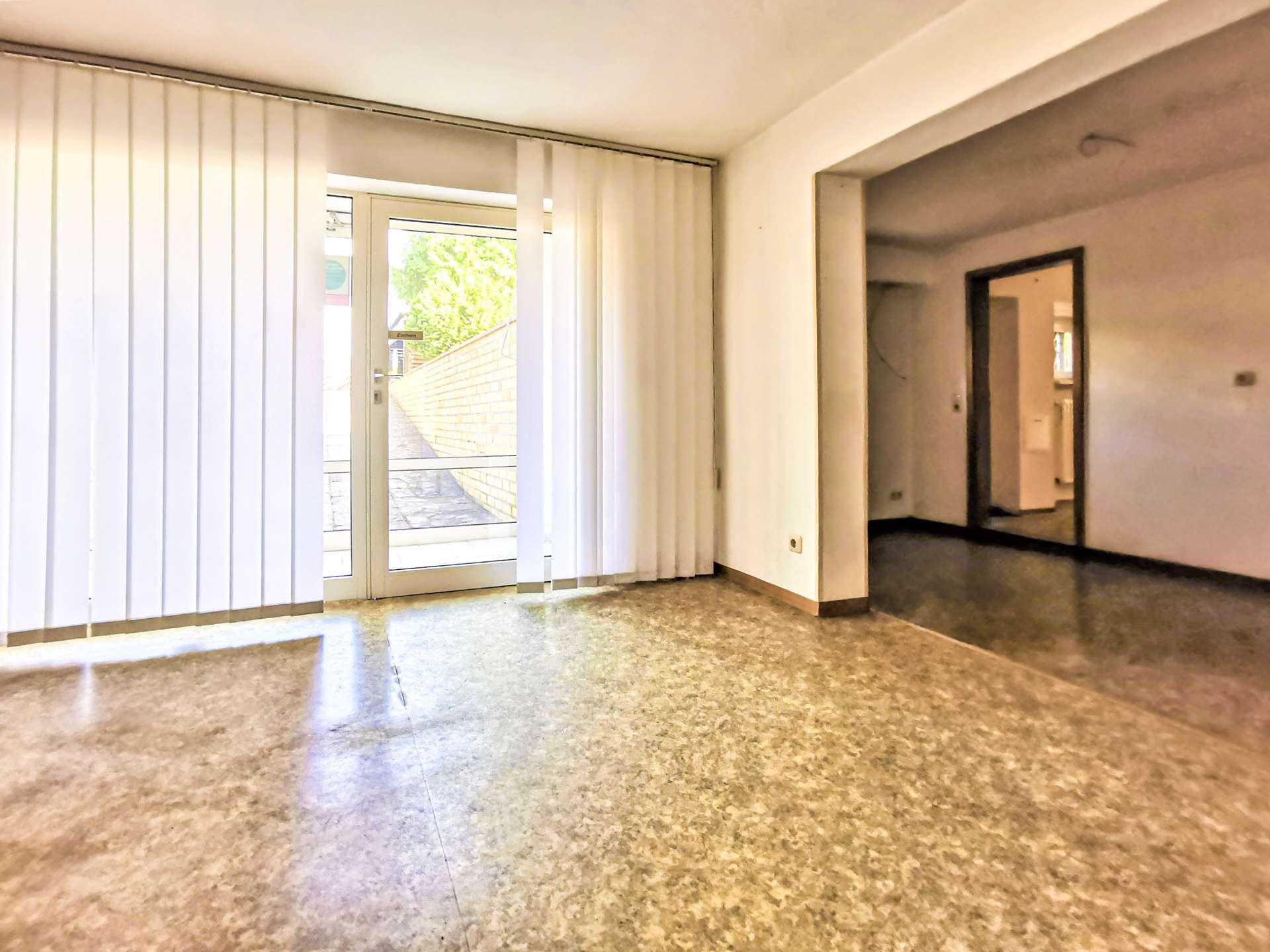 UG Separater Ausgang