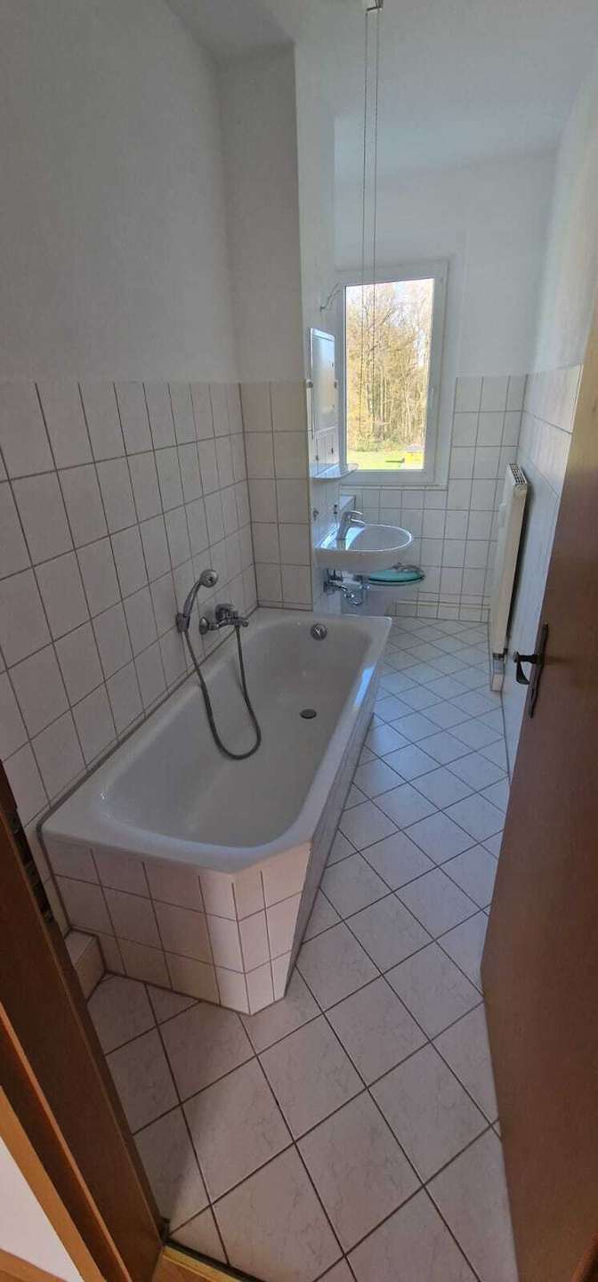 Tageslichtbad mit Badewanne