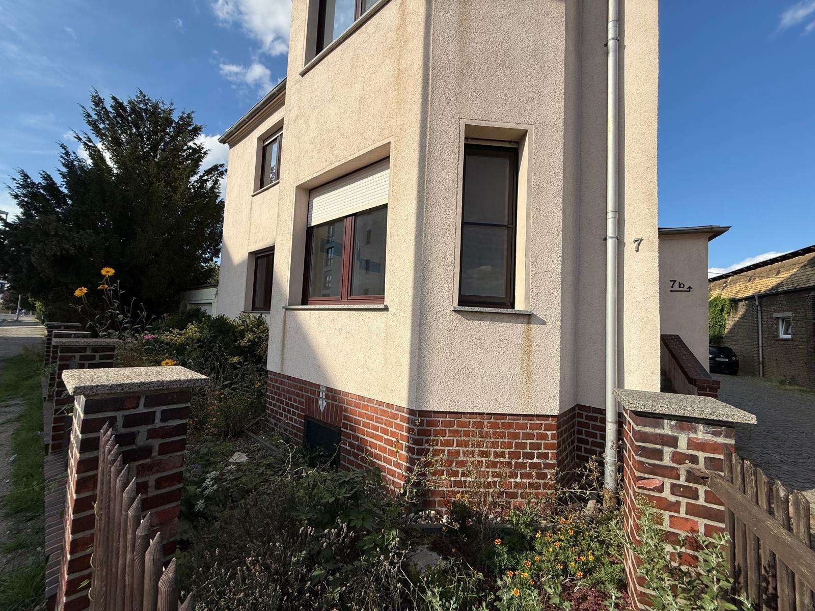 Hausansicht straßenseitig