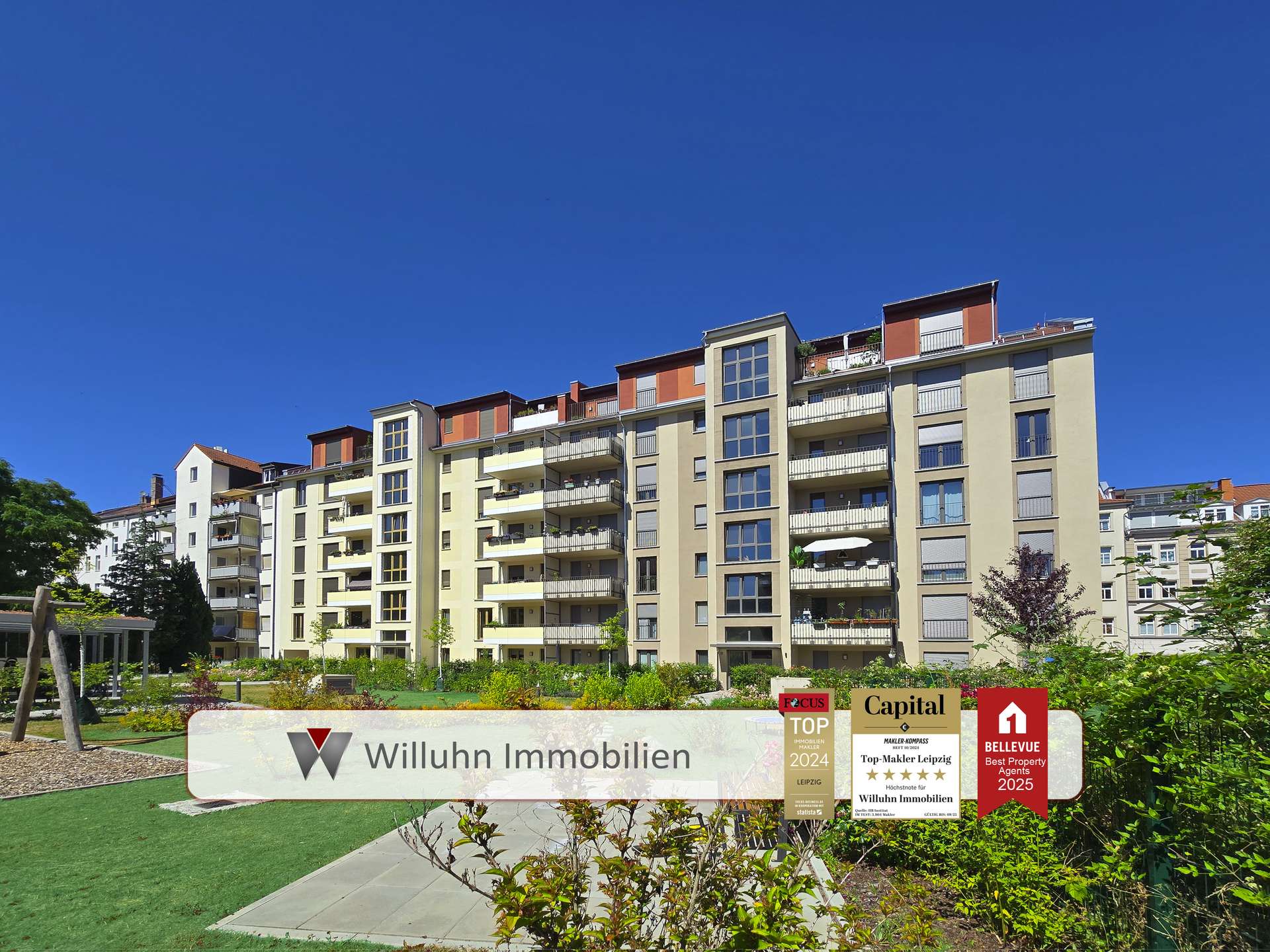 Gartenhof Blick auf Fassade