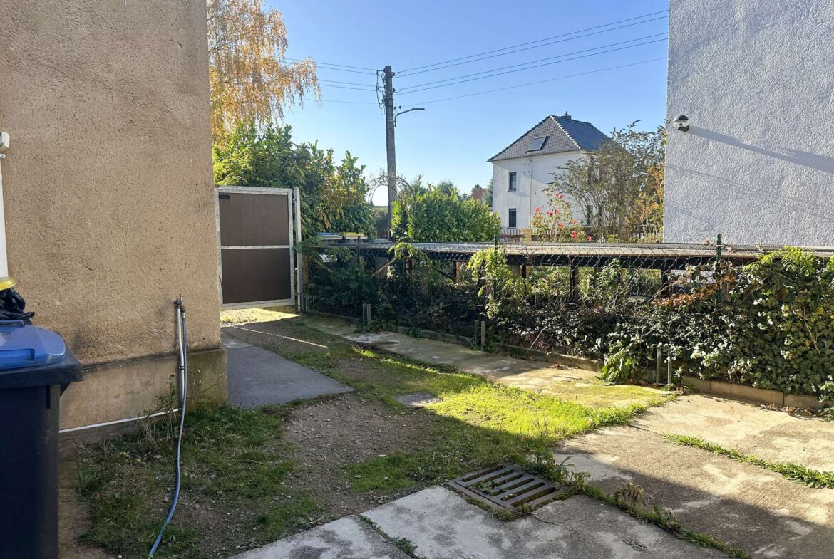 Einfahrt zum Grundstück