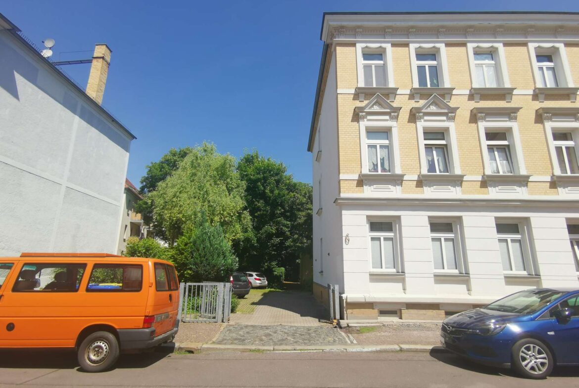 Einfahrtsbereich Stellplätze