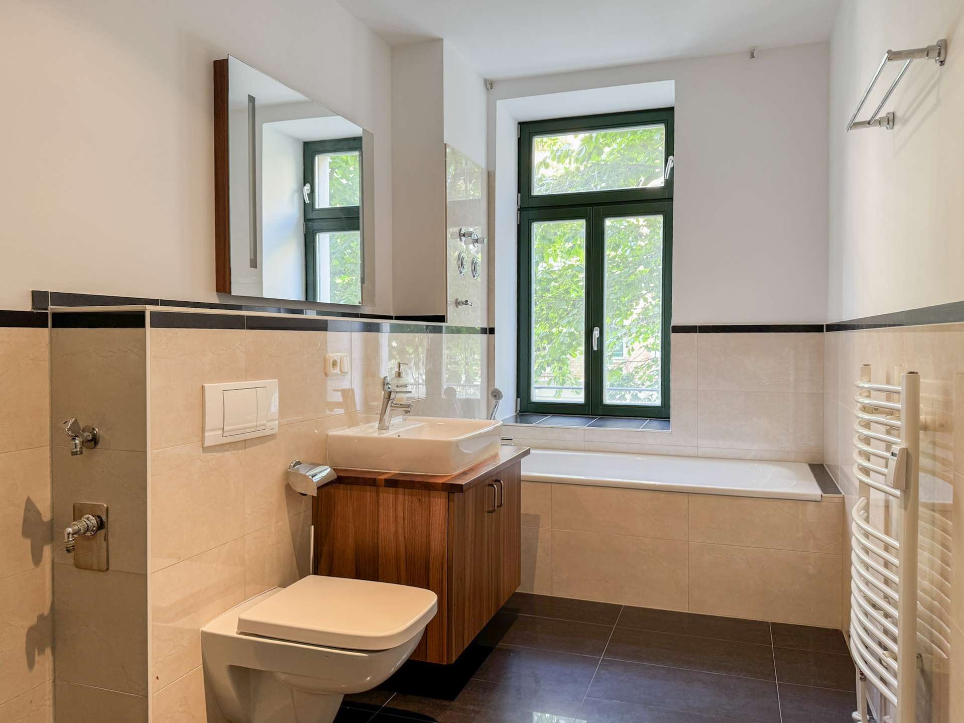 Modernes Tageslichtbad