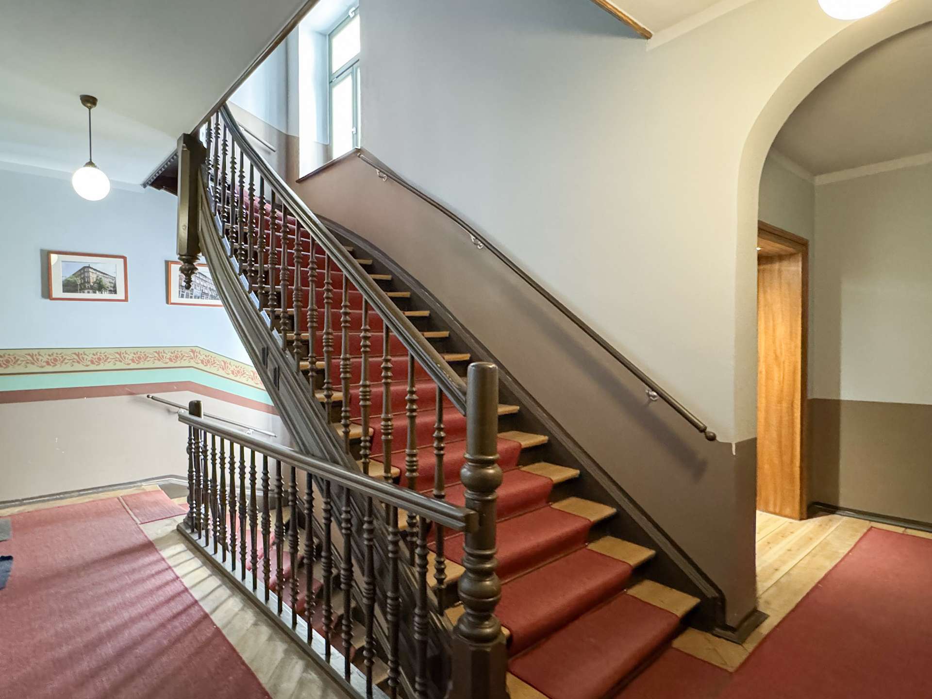 Gepflegtes Treppenhaus