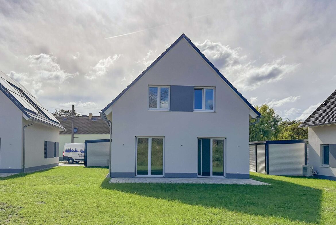 Haus mit Terrasse und Garten