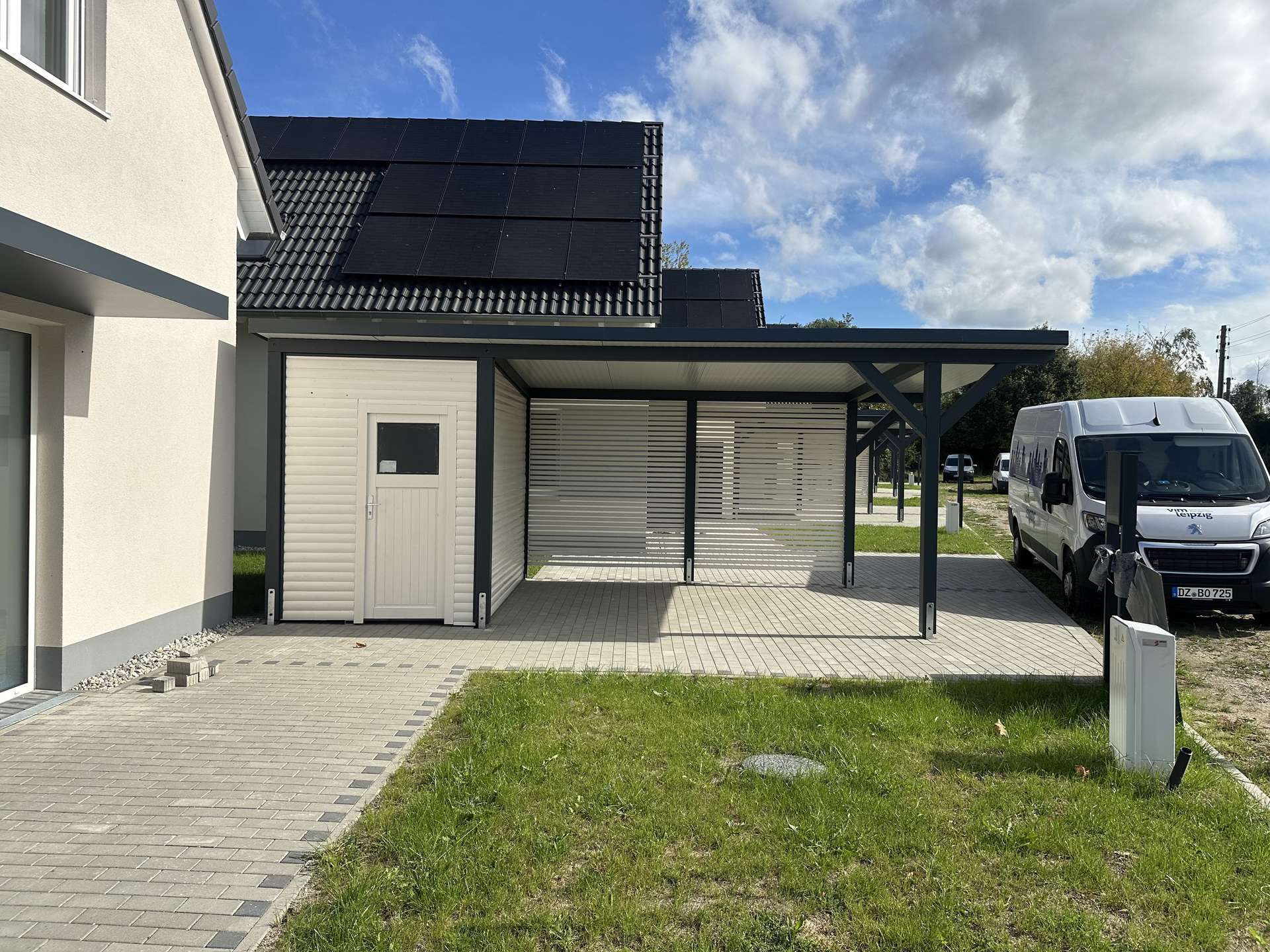 Carport und Schuppen