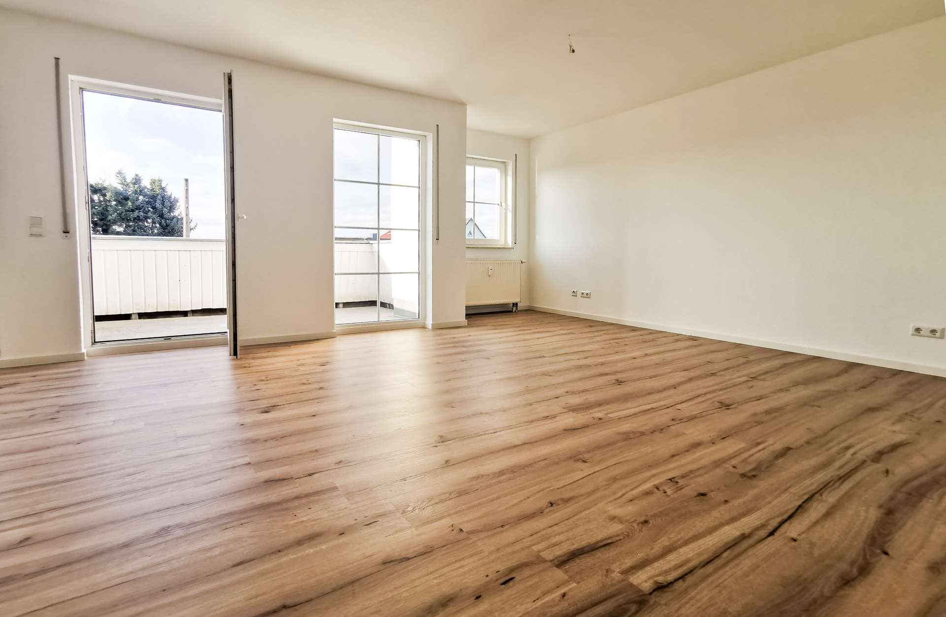 Wohnbereich mit Balkonzugang