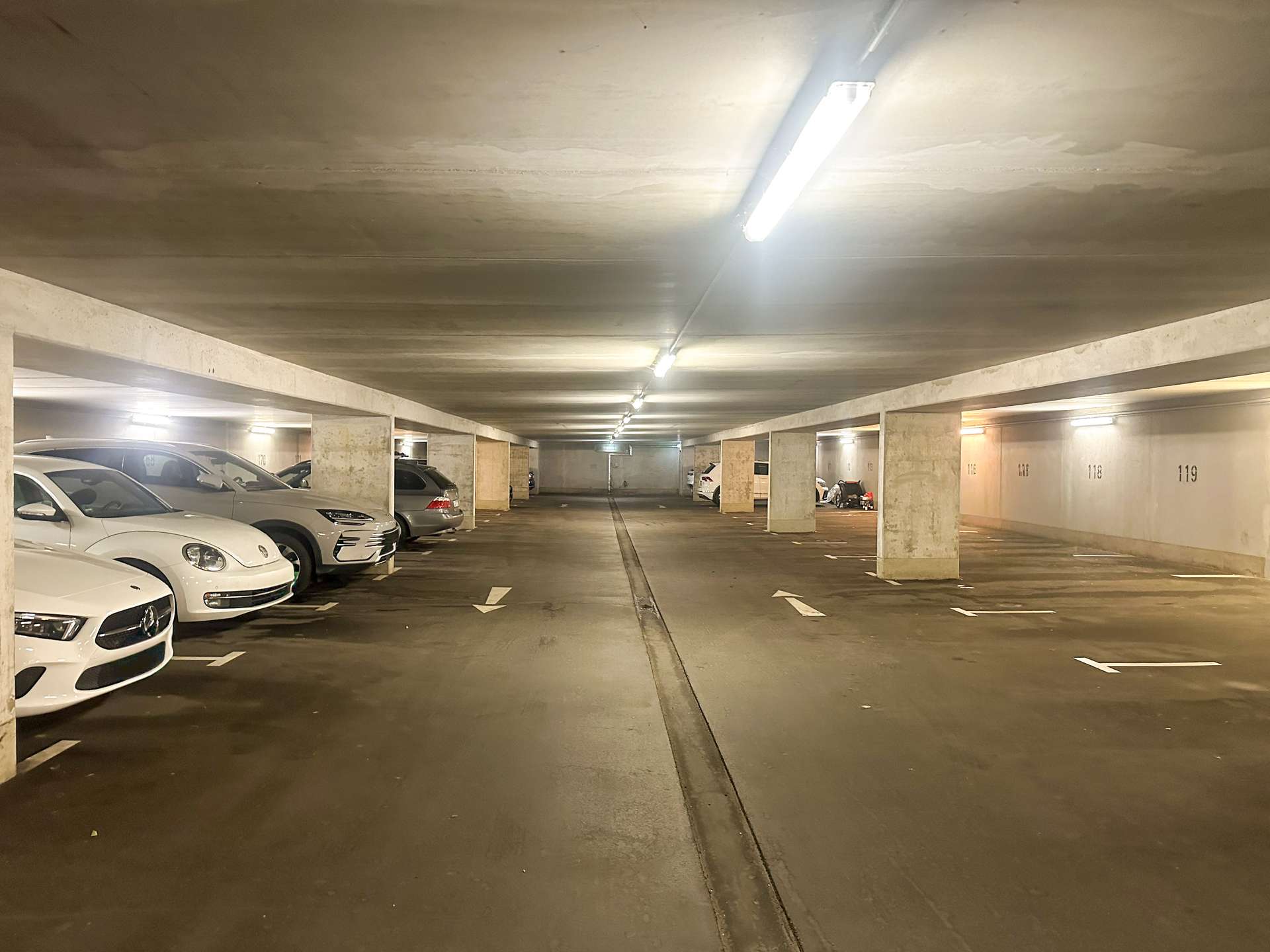 Zwei Tiefgaragenstellplätze