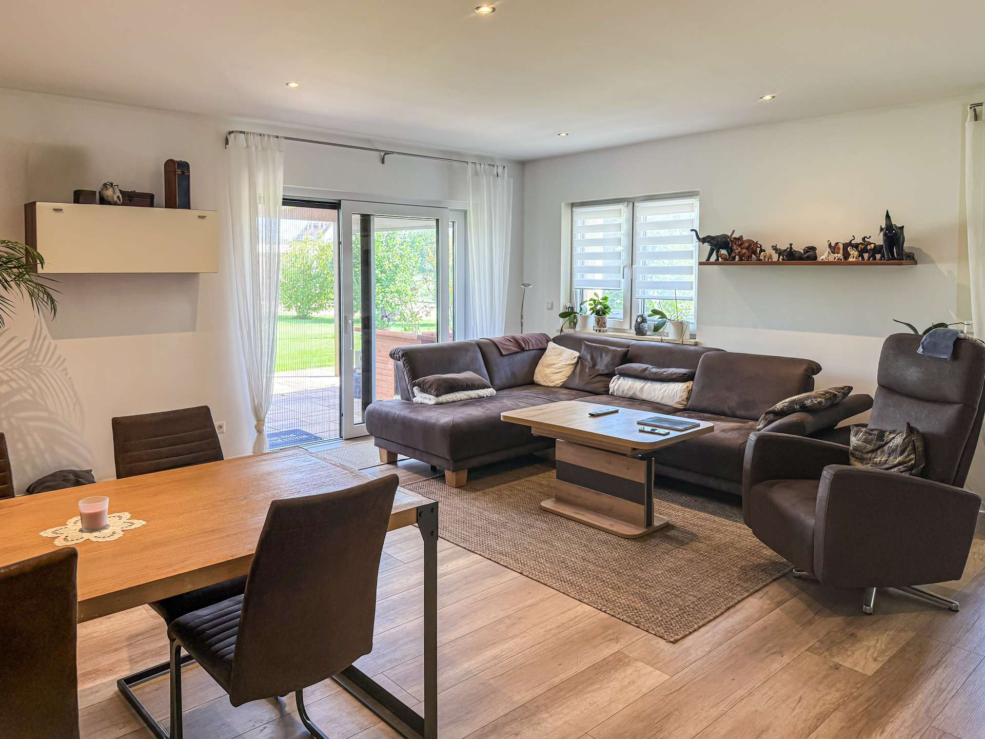 Wohnzimmer mit Terrassenausgang