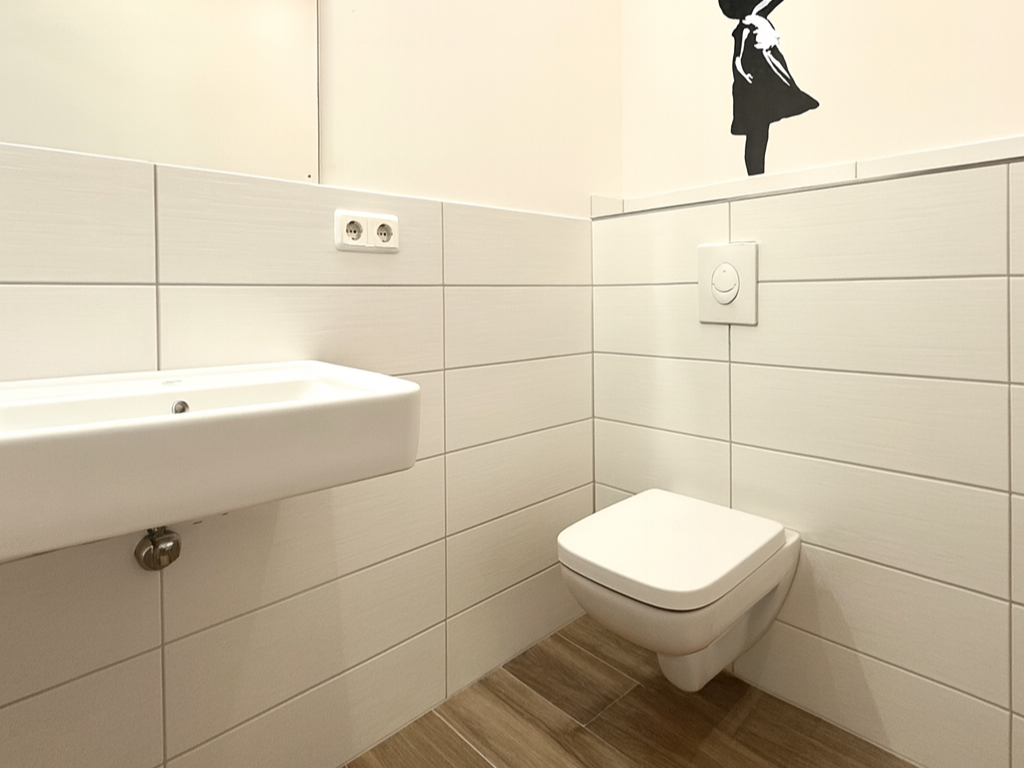 Gäste-WC mit WM-Anschluss