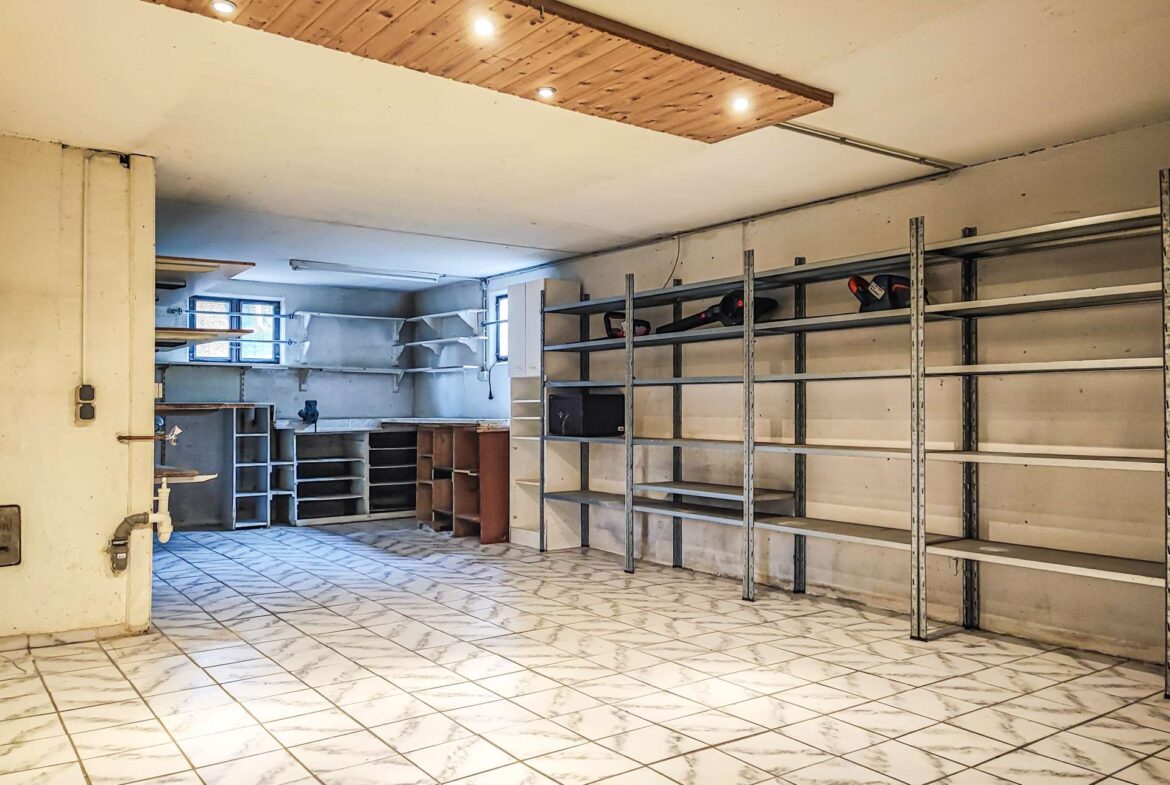 ca. 80m² Keller
