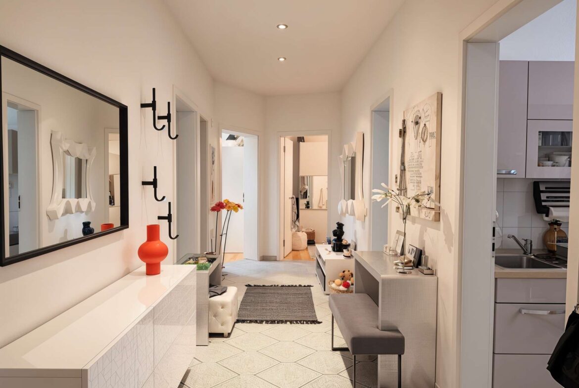 Eingangsbereich möbliert