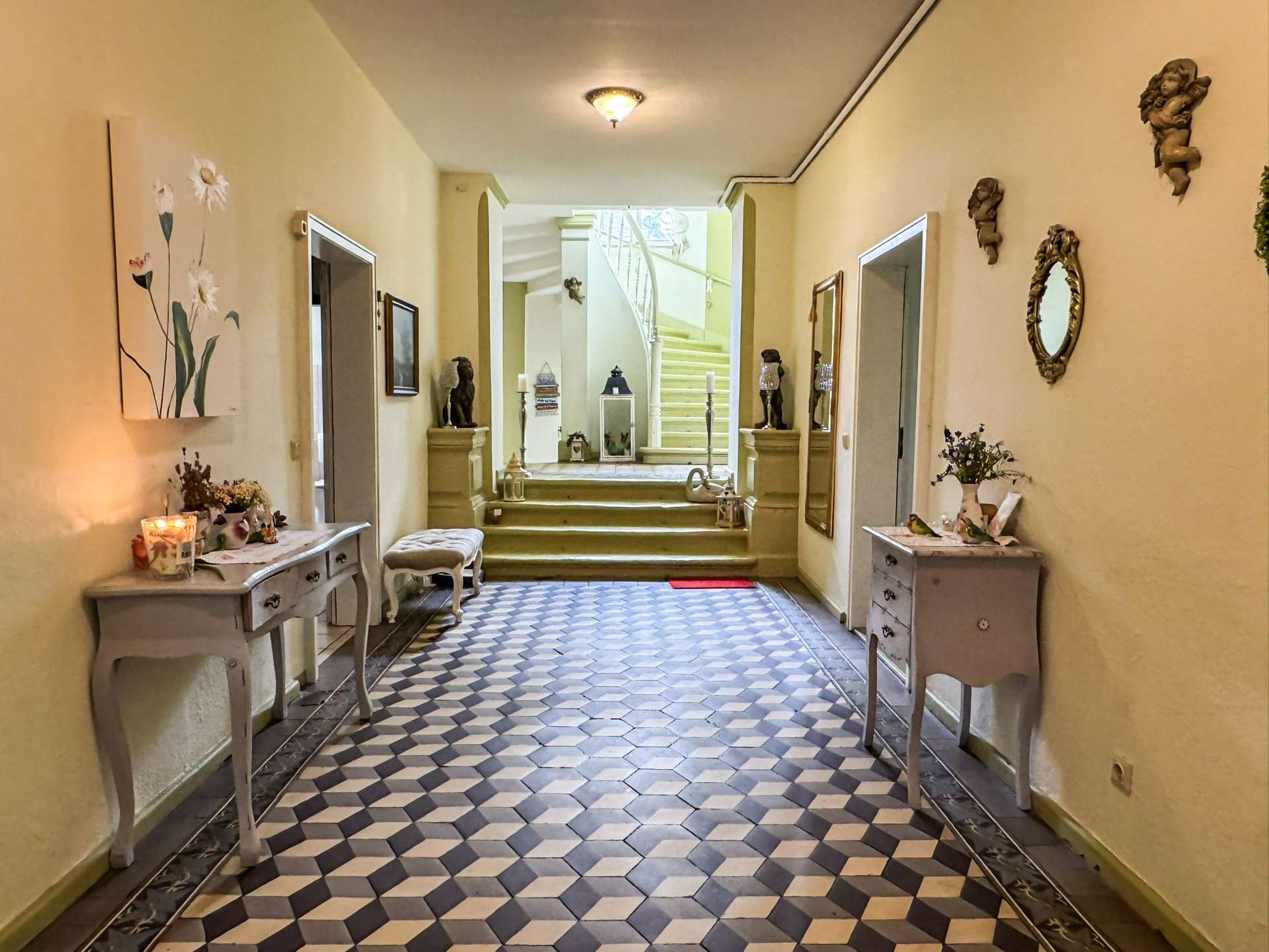 Historischer Eingangsflur 