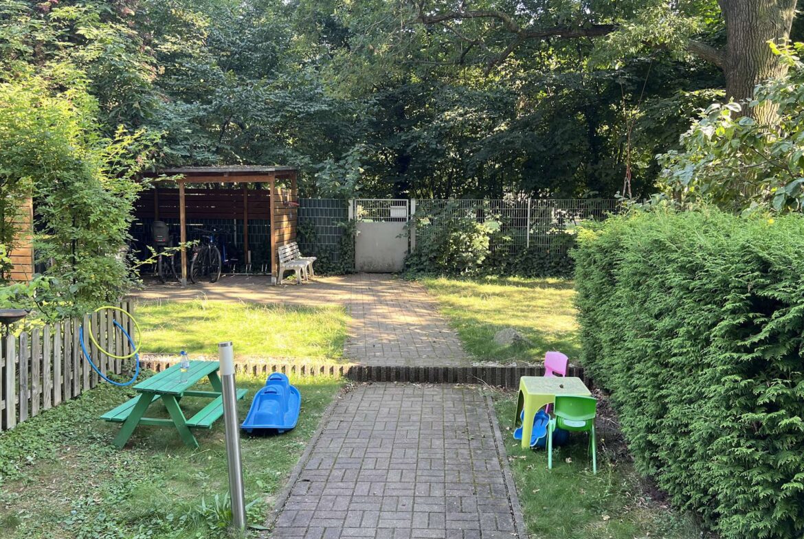 Grün angelegter Innenhof