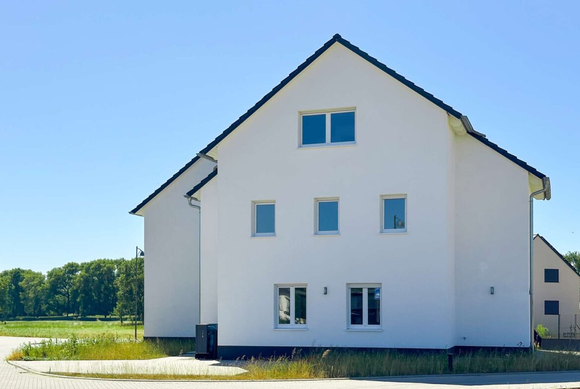 Schönes Neubau-Haus