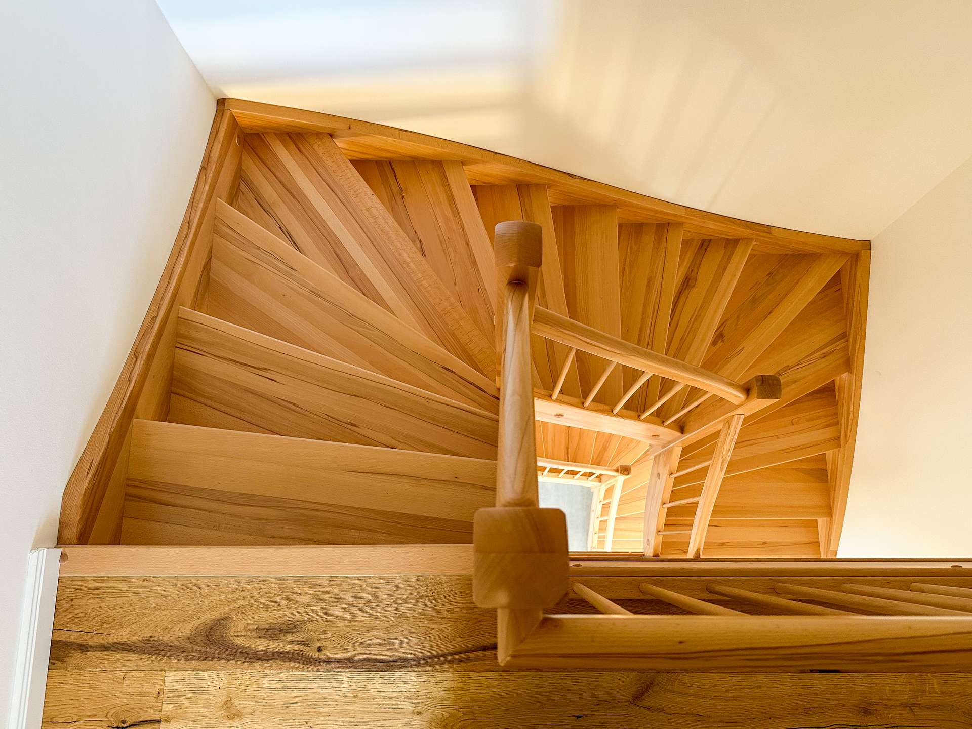 Elegante Holztreppe
