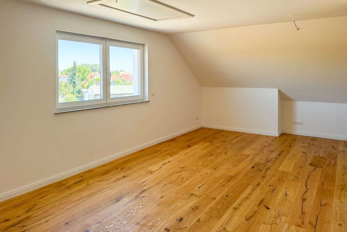 Schönes Dachgeschosszimmer