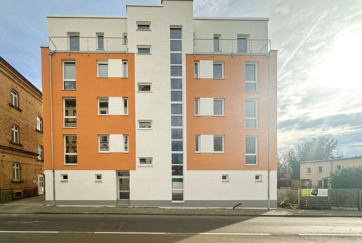 Straßenansicht des Neubauobjektes