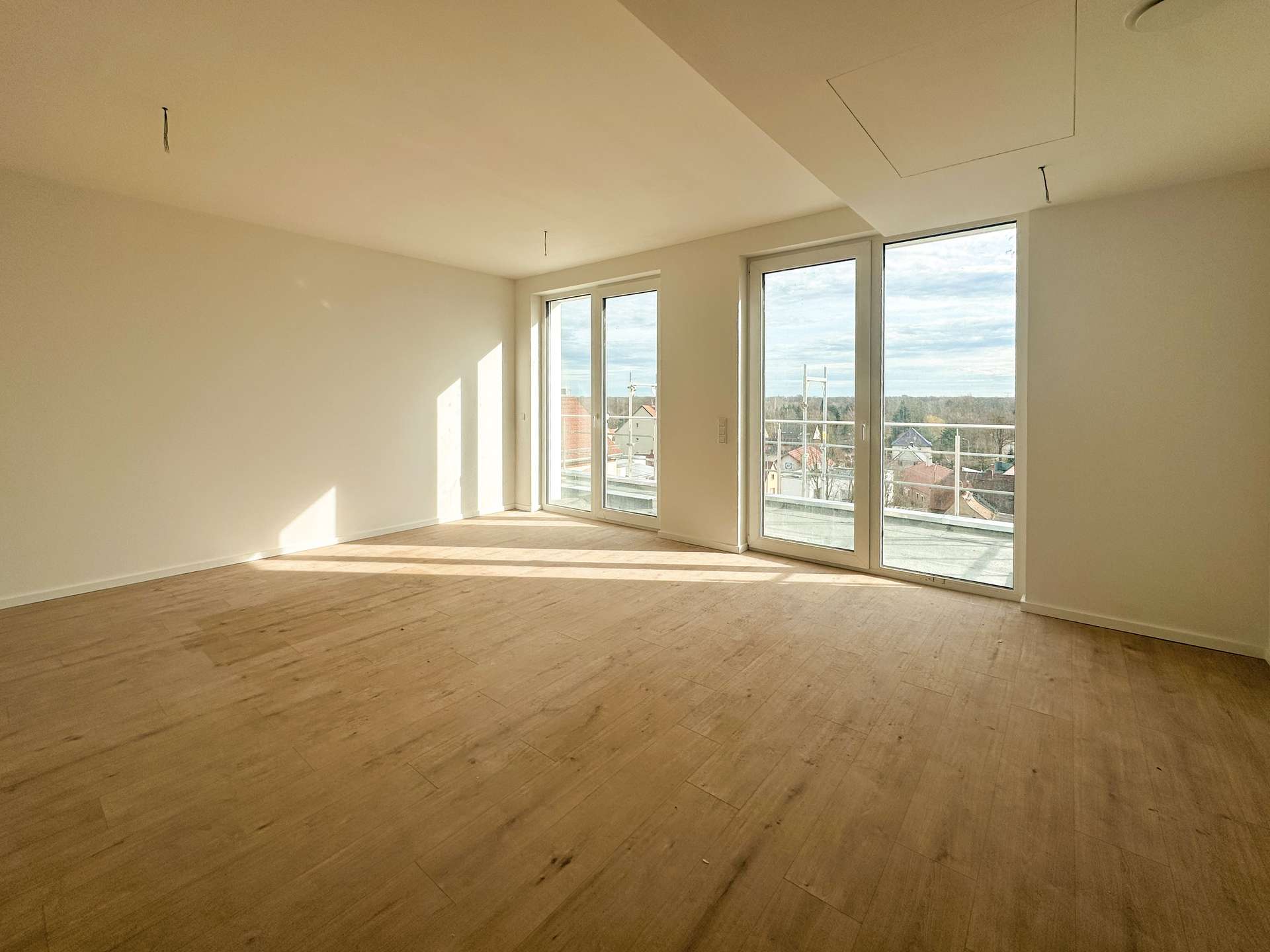 Offener Wohnbereich mit schönem Ausblick